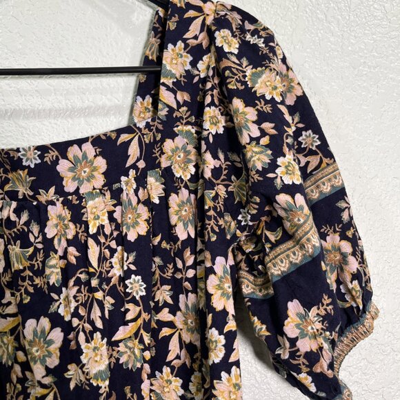 Roan & Ryan Top Womens Sz S Black Floral Peasant Cottage Flutter Sleeve Pleated - Picture 2 of 7